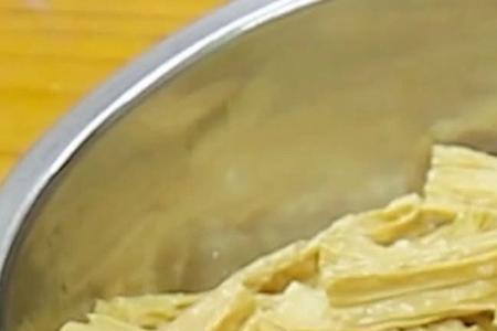 腐竹馄饨汤汁调制方法