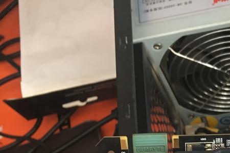 核显的电脑插上显卡没反应