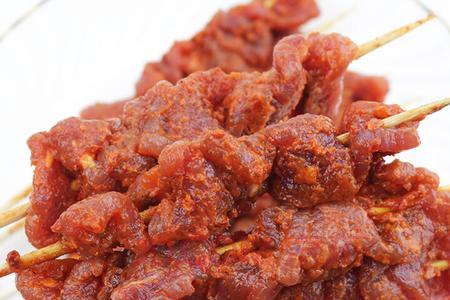 50个人烧烤用多少斤牛肉