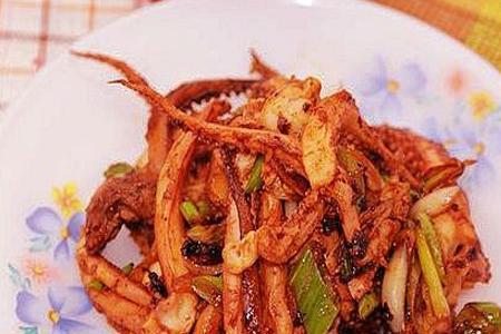 孜然鱿鱼用焯水么