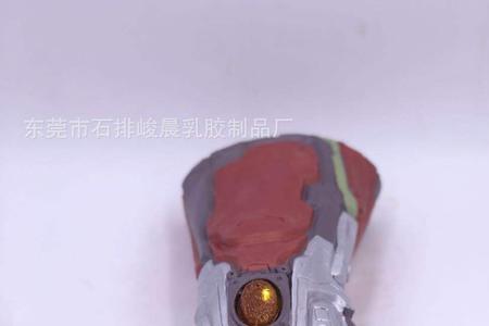 复联4钢铁侠怎么换的手套
