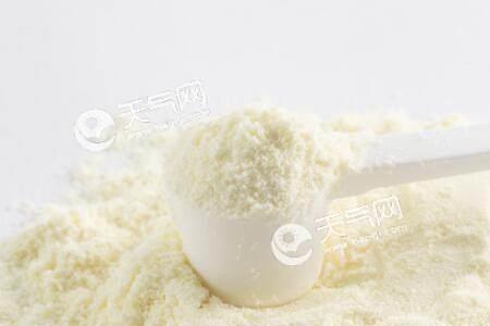 水奶和奶粉哪个贵