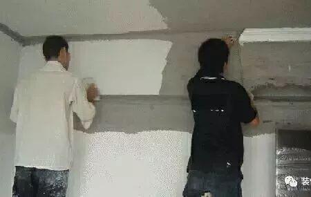刮腻子遇到有消防管道怎么刮