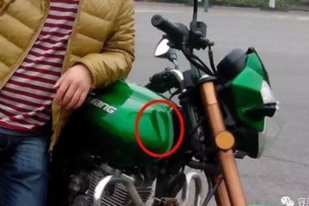 特技摩托车为啥油箱都是扁的