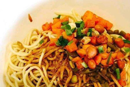 全料热干面里面有什么