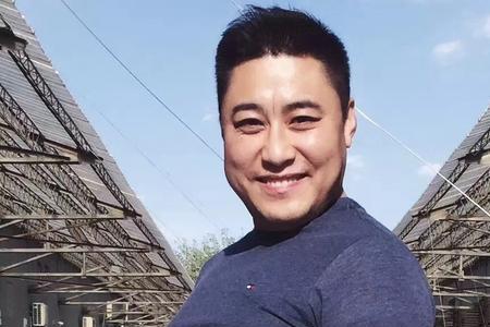 大秦子怎么认识伟豪