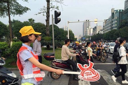 红绿灯志愿者怎么报名