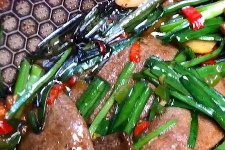 川味韭菜炒猪肝的做法