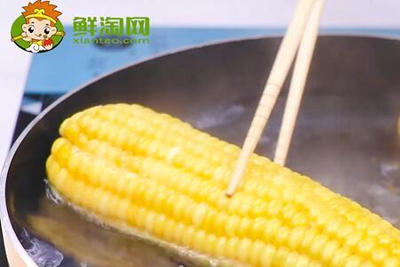 粘玉米煮完变成褐色了