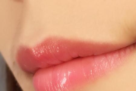 香奈儿836唇釉的效果