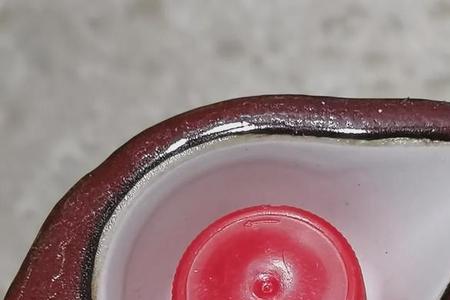 酒鬼酒为啥瓶口处有个小孔