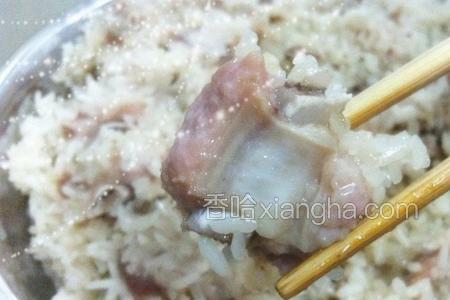 糯米面煮排骨的做法
