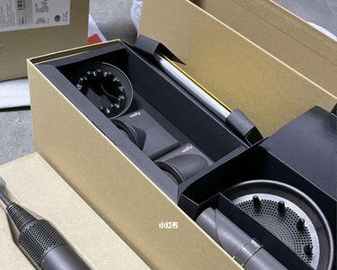 戴森吹风机都是亮光的表面吗