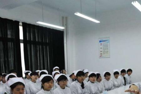 2022年重庆规培护士什么时候招