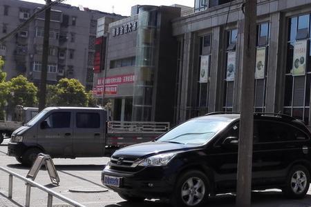 长港路雅泰金锐附近有停车位吗