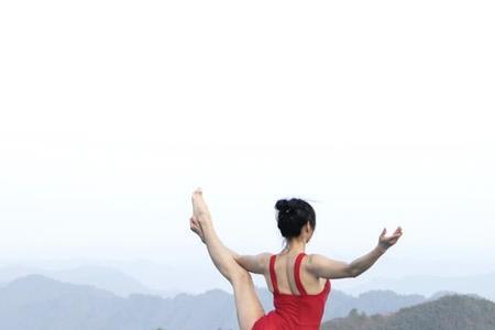 无边泳池不会漏水吗