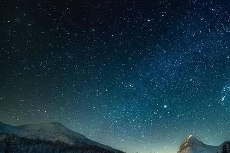 星空壁纸和神图壁纸哪个好