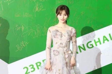 杨紫绿色手机壳什么意思