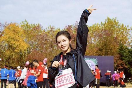 青春靓丽活力四射的意义