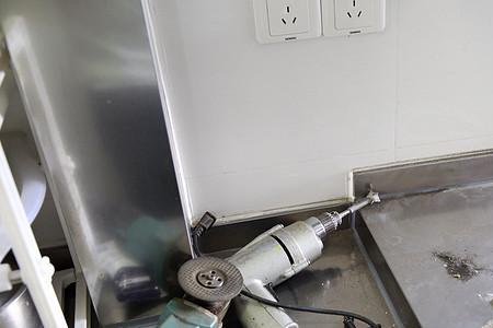 洗碗机开孔怎么开
