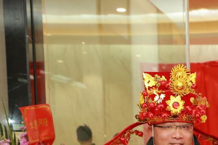 可以和财神爷合影么