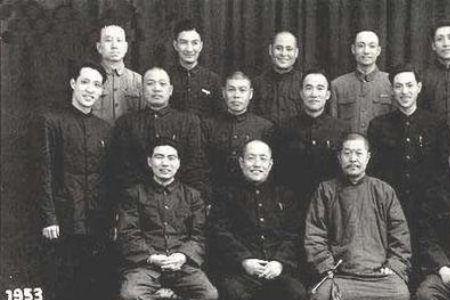 侯宝林和高英培谁辈分大