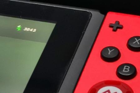 为什么新买的switch开机不是红色