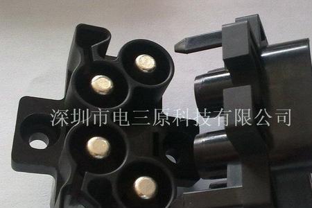 4芯电源插头怎么拆