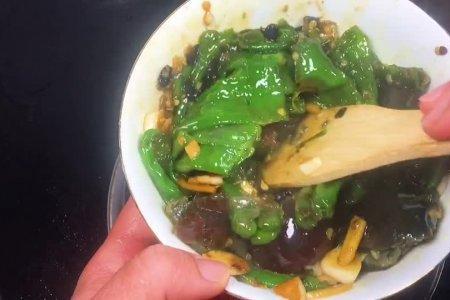 水煮擂辣椒的家常做法