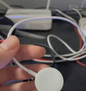 applewatch充电时一直闪烁白苹果