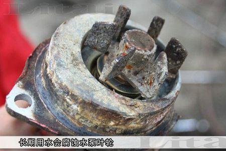 清洗水箱内部水垢的妙招