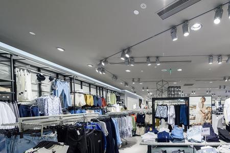 路品男装是什么公司