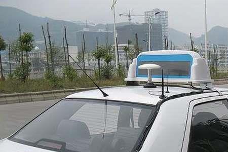 教练车跟考试车雨刷器一样吗