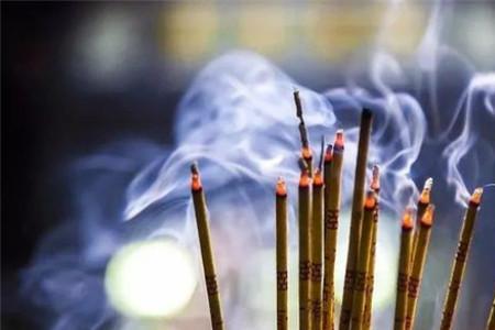 早上家门口烧一根香什么意思