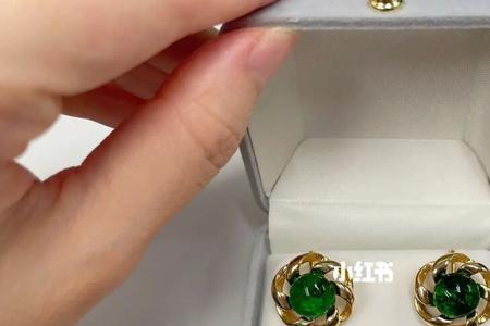 中古耳夹掉色吗