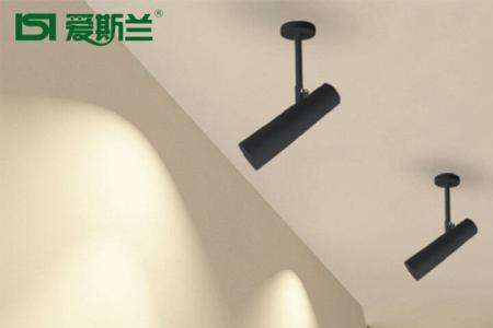射灯有几个光
