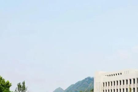成都理工大学宜宾校区值得去吗