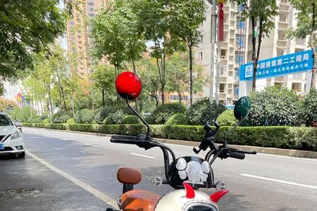 雅迪dg6带锁车头吗