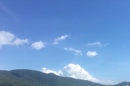蓝蓝的海水原唱