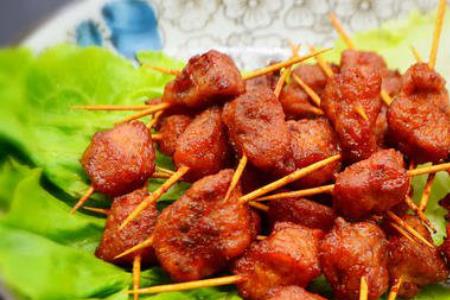 冷冻牙签肉炸时要解冻吗
