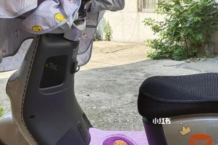 雅迪电动车m5座椅怎么开