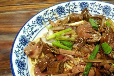 腰花大肠面做法