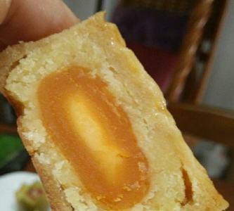 做蛋黄月饼为啥要把蛋黄弄碎