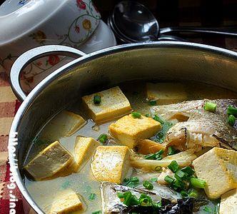 泡椒鱼头炖豆腐的做法