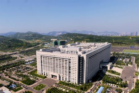 济南龙奥大厦是哪年建的