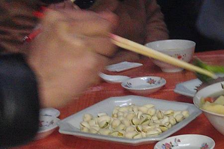 吃饭菜为什么不能摆一排