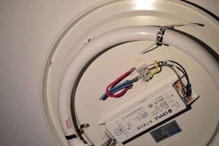 集成吸顶灯坏了怎么维修