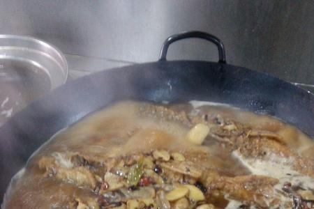 鲤鱼烧排骨的做法