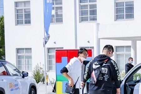 山东最新退休证相片是几寸的