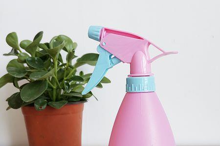 密封喷雾瓶用完如何灌进水